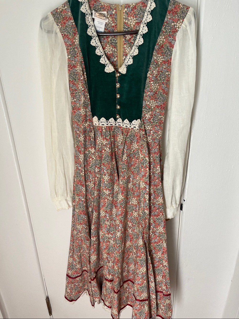Original Gunne Sax Floral Peasant Costume Dress in Green and Cream